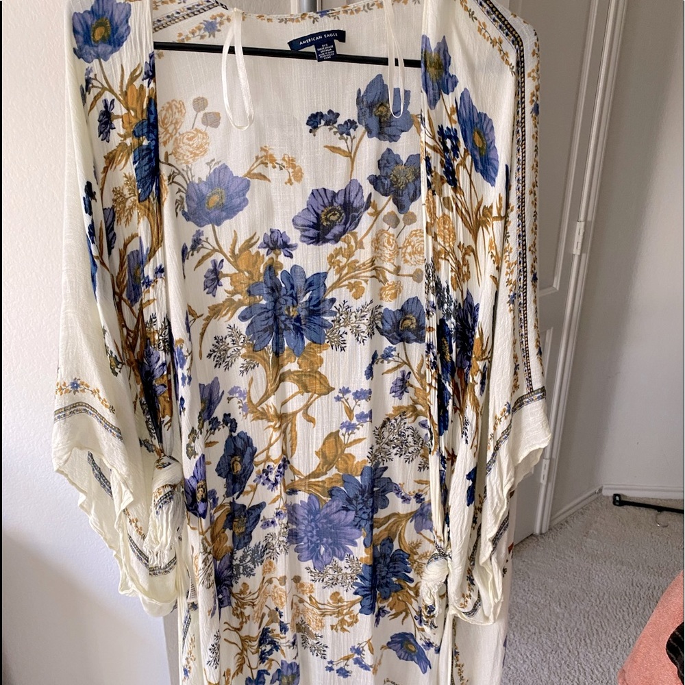 American Eagle light-weight cardigan